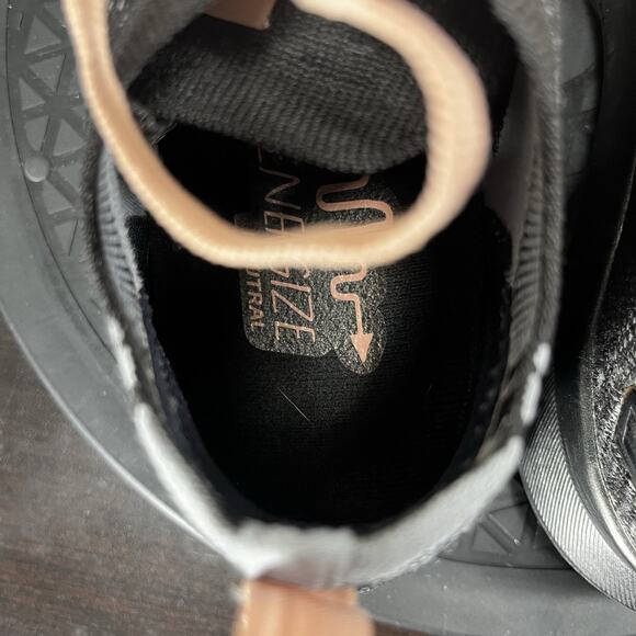 Brooks Womens Size 7.5B Levitate 4 Black Pink Lace Up Athletic Comfort Shoes - Picture 7 of 10